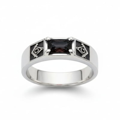 Maçonaria – Anel Sinete Retangular Esquadro e Compasso com Zircônia preta em Prata 925