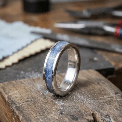 MOSAICO – ANEL DE PRATA 925 COM MOSAICO DE PEDRA NATURAL CIANITA AZUL