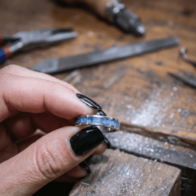 MOSAICO – ANEL DE PRATA 925 COM MOSAICO DE PEDRA NATURAL CIANITA AZUL