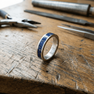 Mosaico – Anel em Prata 925 com Mosaico de Pedra Natural Lápis-Lazúli