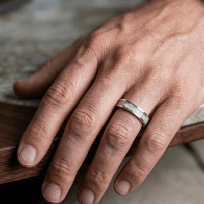 MOSAICO – ANEL DE PRATA 925 COM MOSAICO DE PEDRA NATURAL SELENITA BRANCA