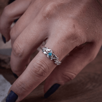 OLIVEIRA - ANEL SOLITÁRIO EM PRATA 925 COM ZIRCÔNIA AZUL CLARO