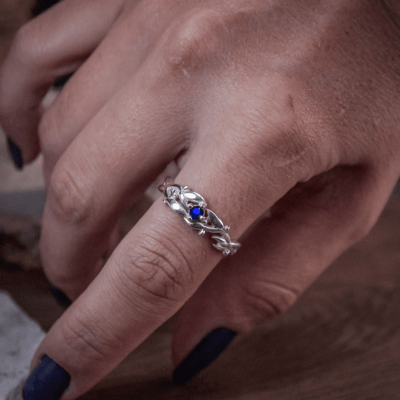 OLIVEIRA - ANEL SOLITÁRIO EM PRATA 925 COM ZIRCÔNIA AZUL MARINHO
