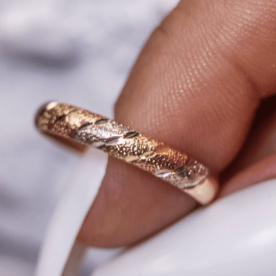 PEÇA ÚNICA ANEL TRIGOLD SLIM OURO AMARELO, BRANCO E ROSE 18K