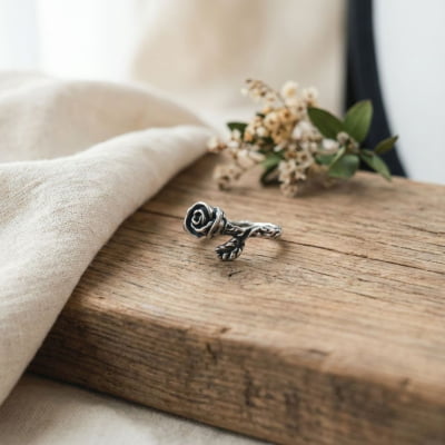 ROSA — Anel de Rosa Esculpida à Mão em Prata 925