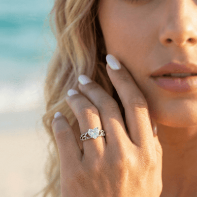 SKY - ANEL SOLITÁRIO EM PRATA 925 COM ZIRCÔNIA EM FORMATO DE CORAÇÃO BRANCA