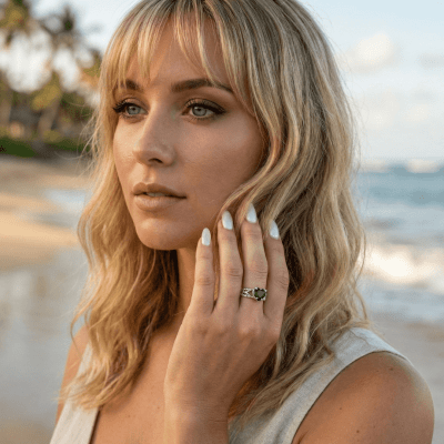 SKY - ANEL SOLITÁRIO EM PRATA 925 COM ZIRCÔNIA EM FORMATO DE CORAÇÃO VERDE