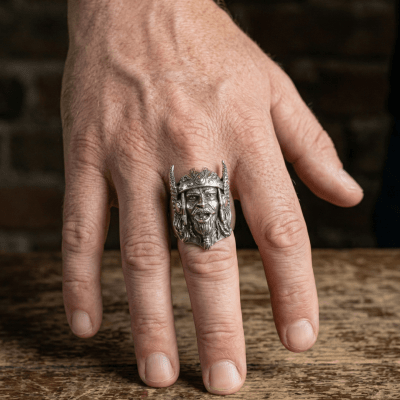 THOR – ANEL EM PRATA 925 OXIDADA FEITO À MÃO