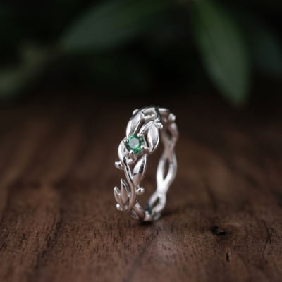 Anel Solitário de Prata 925 com Zircônia Verde - Oliveira