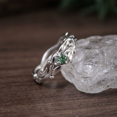 Anel Solitário de Prata 925 com Zircônia Verde - Oliveira