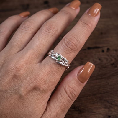 Anel Solitário de Prata 925 com Zircônia Verde - Oliveira