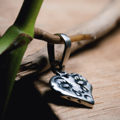 Coração Chorando – Conjunto Anel e Pingente Retrô em Prata 925 com Oxidação