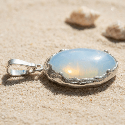 Opalina – Pingente Oval Peça Única com Pedra Opalina em Prata 925