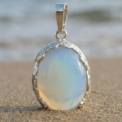 Opalina – Pingente Oval Peça Única com Pedra Opalina em Prata 925