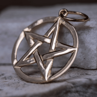 PENTAGRAMA - PINGENTE EM OURO 14K