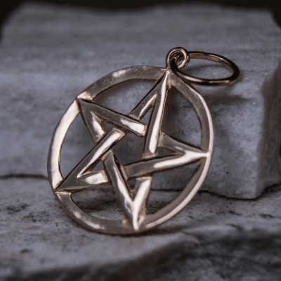 PENTAGRAMA - PINGENTE EM OURO 14K