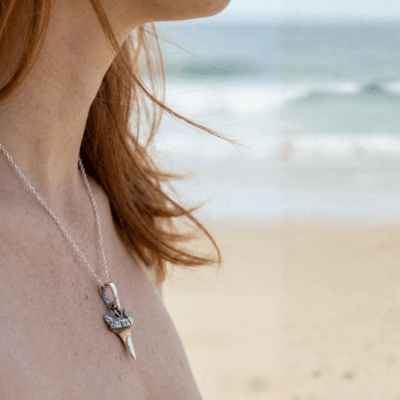 Dente de Tubarão – Pingente em Prata 925 com Oxidação