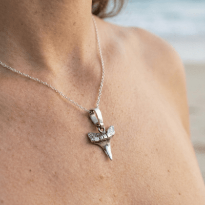 Dente de Tubarão – Pingente em Prata 925 com Oxidação