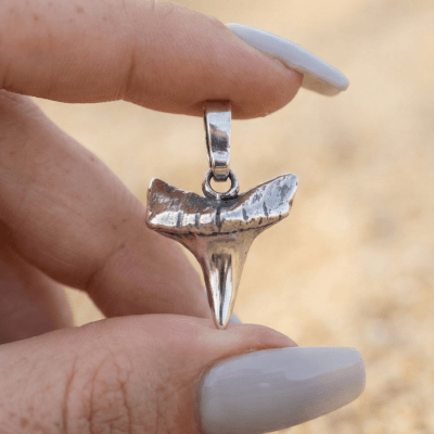 Dente de Tubarão – Pingente em Prata 925 com Oxidação
