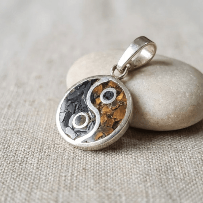 Yin Yang – Pingente Mosaico em Prata 925 com Turmalina Preta e Olho de Tigre