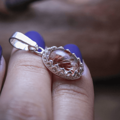 PEÇA ÚNICA PINGENTE  OVAL PEDRA NATURAL CRISTAL RUTILADO PRATA 950 