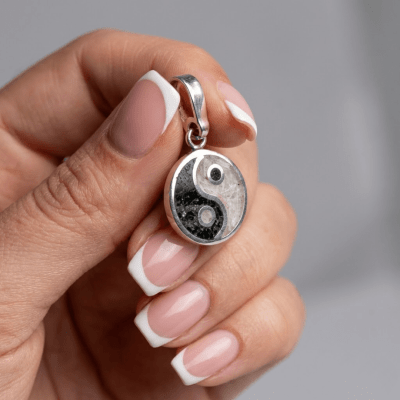 Yin Yang – Pingente Mosaico em Prata 925 com Turmalina Preta e Selenita Branca