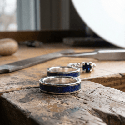 Mosaico Trio – Conjunto em Prata 925 com 2 Anéis Mosaico de Lápis-Lazúli Natural e Solitário Frigg com Zircônia Azul-Marinho