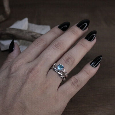 FRIGG – PAR DE ALIANÇAS (SOLITÁRIO + ANEL NORDIC ROPE) EM PRATA 925 COM ZIRCÔNIA AZUL CLARO