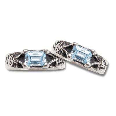 ASGARD - PAR DE ALIANÇAS NÓRDICAS EM PRATA 925 COM ZIRCÔNIA AZUL CLARO ASGARD - PAR DE ALIANÇAS NÓRDICAS EM PRATA 925 COM ZIRCÔNIA AZUL CLARO