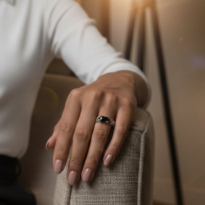 ASGARD – PAR DE ALIANÇAS NÓRDICAS EM PRATA 925 COM ZIRCÔNIA PRETA