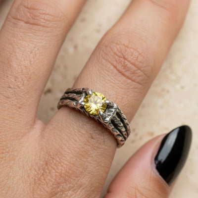 BONNY — Par de Alianças em Prata 925 com Zircônia Amarela