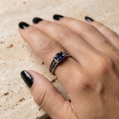 BONNY — Par de Alianças em Prata 925 com Zircônia Azul Marinho