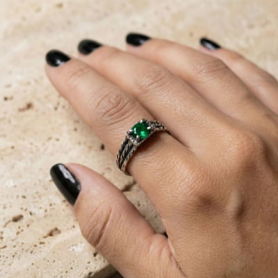 BONNY – Par de Alianças em Prata 925 com Zircônia Verde