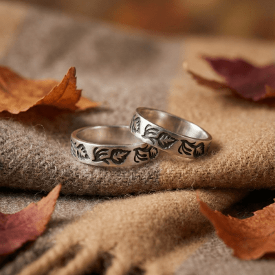 IVY — Par de Alianças Folhas em Prata 925 com Oxidação