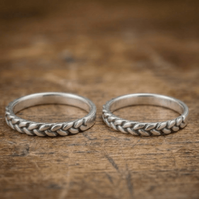 Par de Alianças Trançadas Artesanais em Prata 925 com Oxidação – Modelo Lume