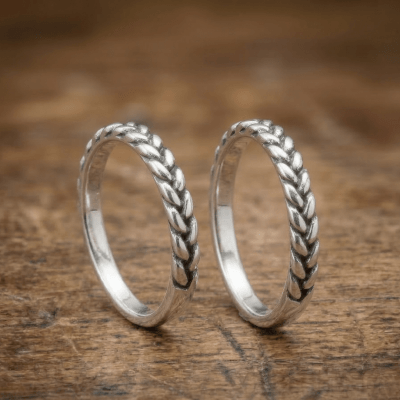 Par de Alianças Trançadas Artesanais em Prata 925 com Oxidação – Modelo Lume