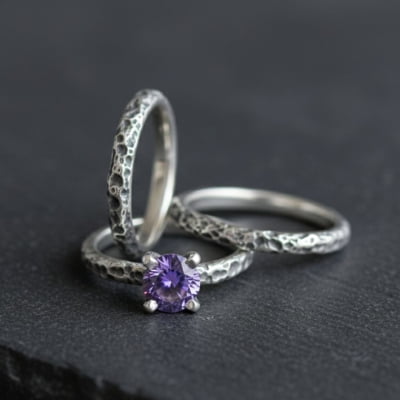 LUNAR KIT – PAR DE ALIANÇAS (SOLITÁRIO + ANEL LUNAR) EM PRATA 925 COM ZIRCÔNIA ROXA