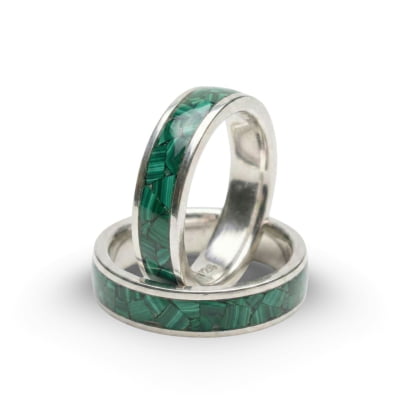 Mosaico – Par de Alianças de Prata 925 com Mosaico de Pedra Natural Malaquita Mosaico – Par de Alianças de Prata 925 com Mosaico de Pedra Natural Malaquita