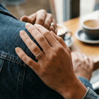 Par de Alianças em Prata 925 com Pedra Natural Citrino – Mosaico