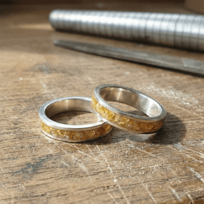 Par de Alianças em Prata 925 com Pedra Natural Citrino – Mosaico