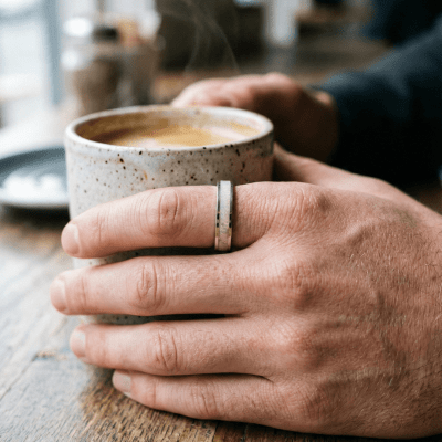 Par de Alianças em Prata 925 com Pedra Natural Quartzo Rosa – Mosaico