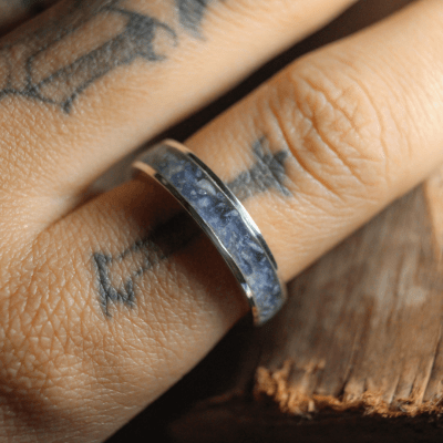 Par de Alianças em Prata 925 com Pedra Natural Sodalita – Mosaico