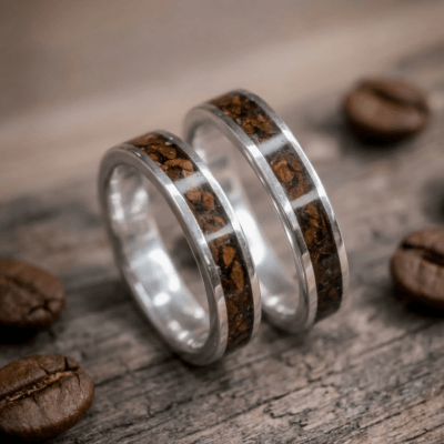 Mosaico Trio – Conjunto em Prata 925 com 2 Anéis Mosaico de Grãos Torrados de Café e Solitário Frigg com Zircônia Branca