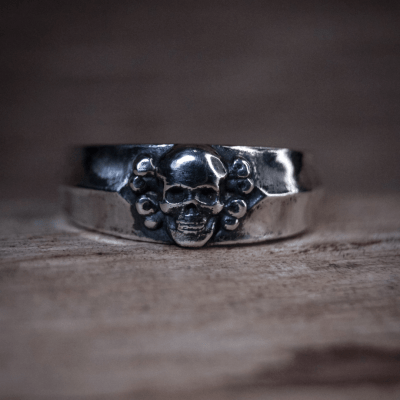 PAR DE ALIANÇAS DE COMPROMISSO SKULL CROSS PRATA 925