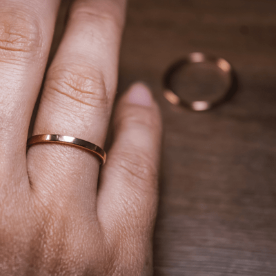 PAR DE ALIANÇAS ESSENZA NOIVADO CASAMENTO OURO AMARELO 14K