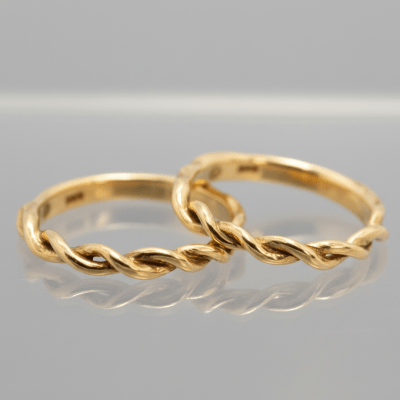 TOGETHER – Par de Alianças em Ouro Amarelo 14K