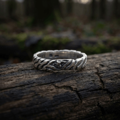 Wood – Par de Alianças Modelo Fino Esculpido em Prata 925