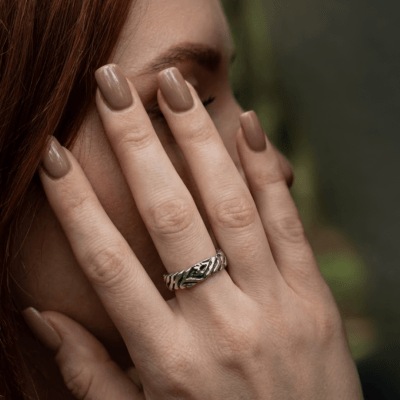 Wood – Par de Alianças Modelo Fino Esculpido em Prata 925