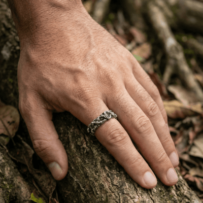 Wood – Par de Alianças Modelo Largo Esculpido em Prata 925