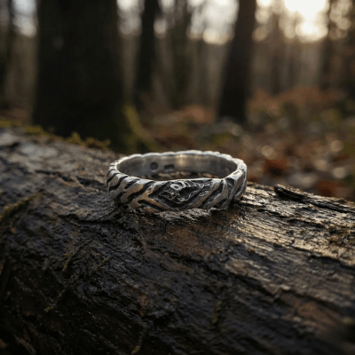 WOOD – ANEL MODELO FINO ESCULPIDO EM PRATA 925